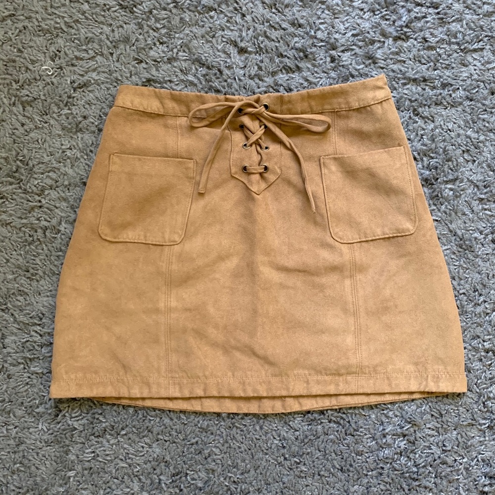 Hollister tan skirt